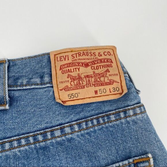 Levi's 550 Relaxed Fit light wash classic jeans size 50 x 30 - Picture 10 of 12